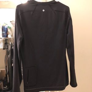 Men Lululemon V-Neck Athlethic Shirt Sz Small